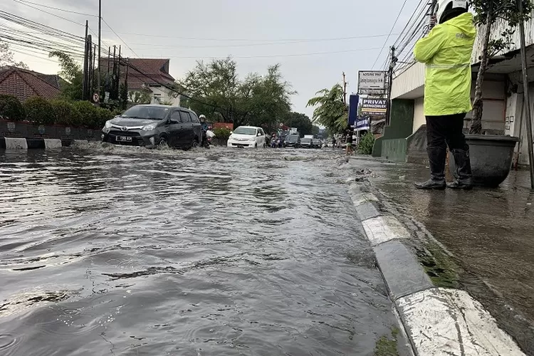 Menangani Banjir di Bandung: Perlu Kolaborasi dan Kesadaran Masyarakat